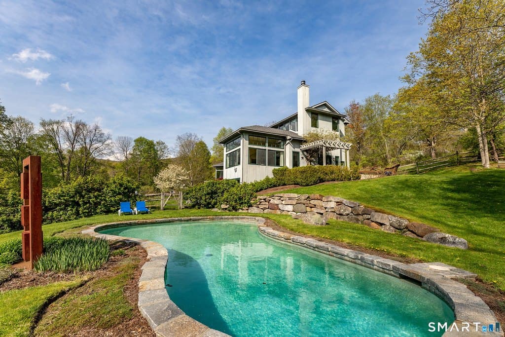 16 Anderson Acres Rd