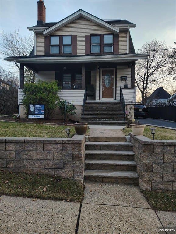 186 Selvage Ave