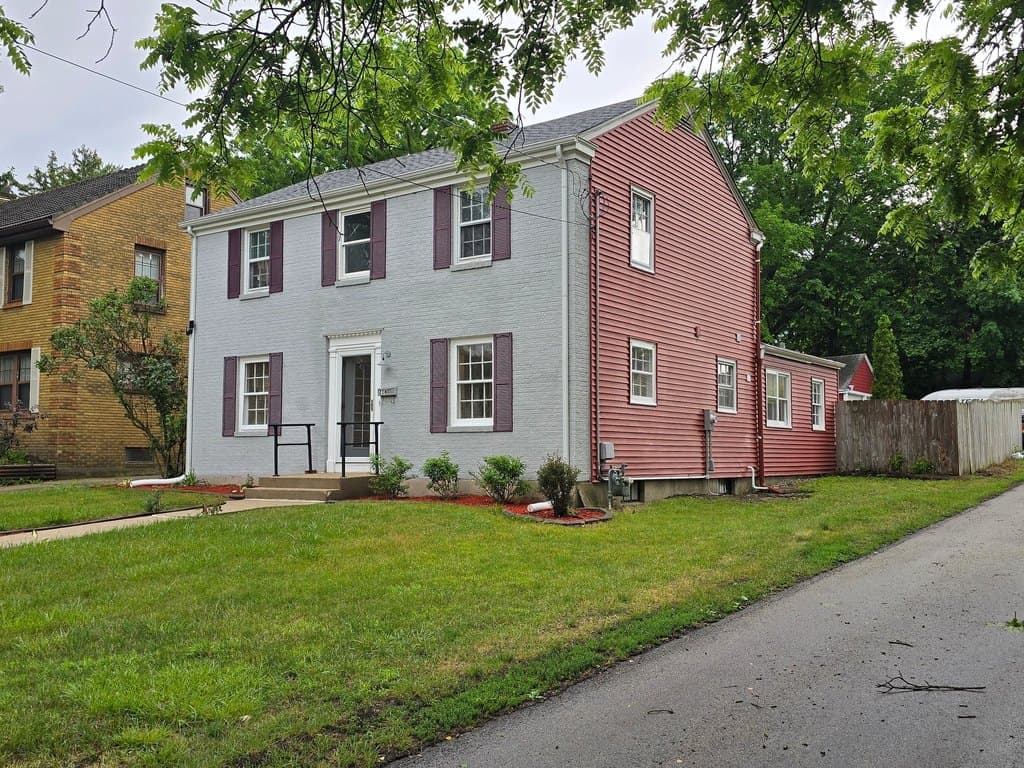216 Robert Ave