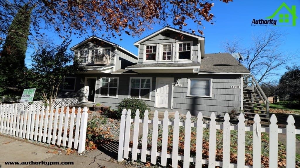 1141 Magnolia Ave
