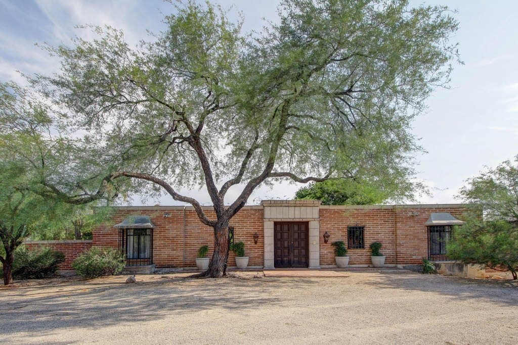 5350 E Camino Francisco Soza