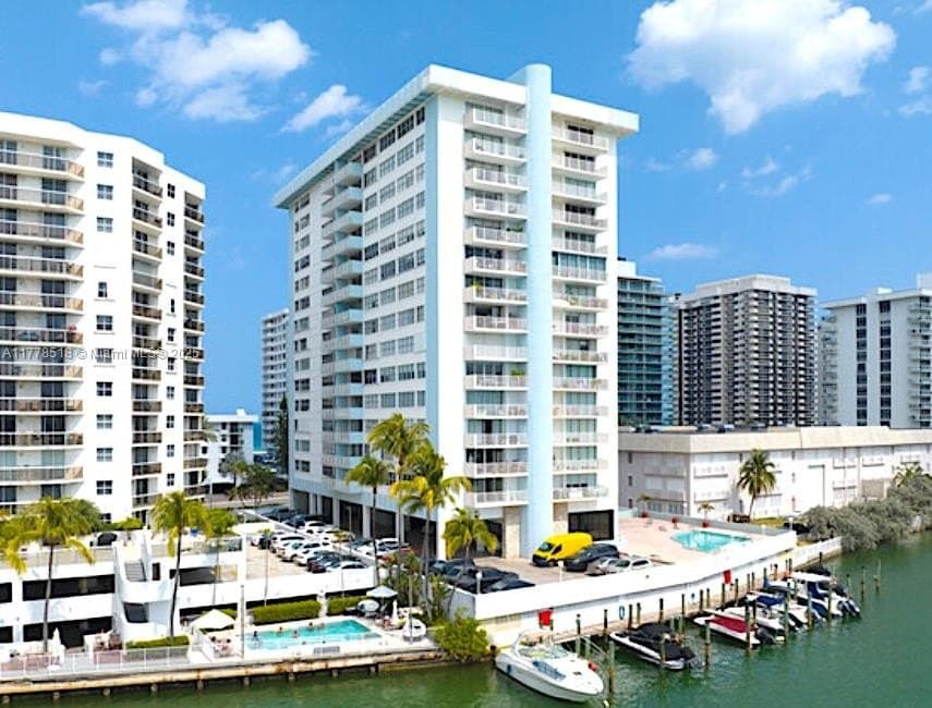 5838 Collins Ave Apt 2D