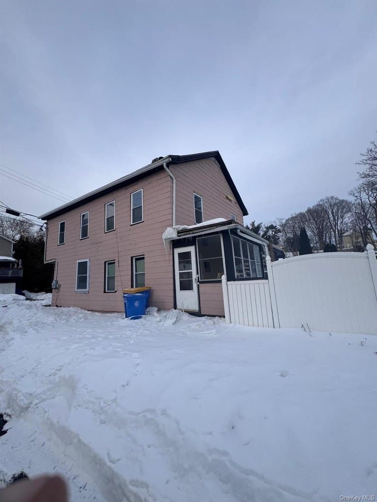 20 Sycamore St Unit 1