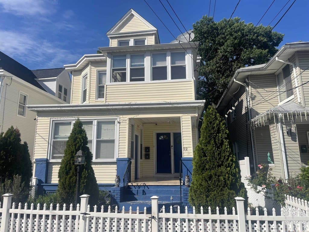 12 Rutgers Pl