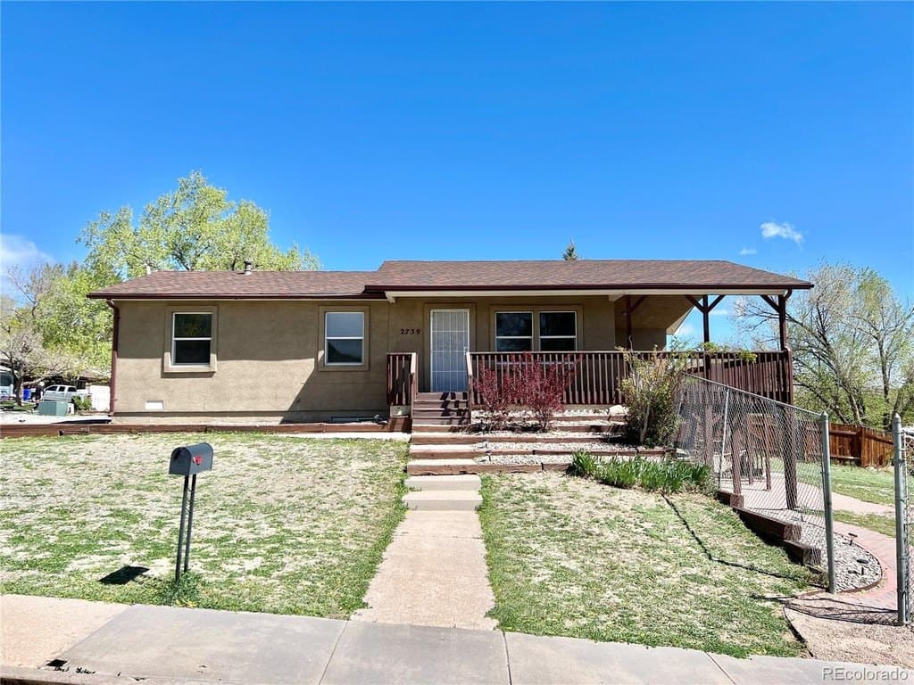 2739 Straus Ln