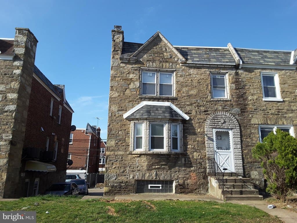 1226 Hellerman St Unit 2ND