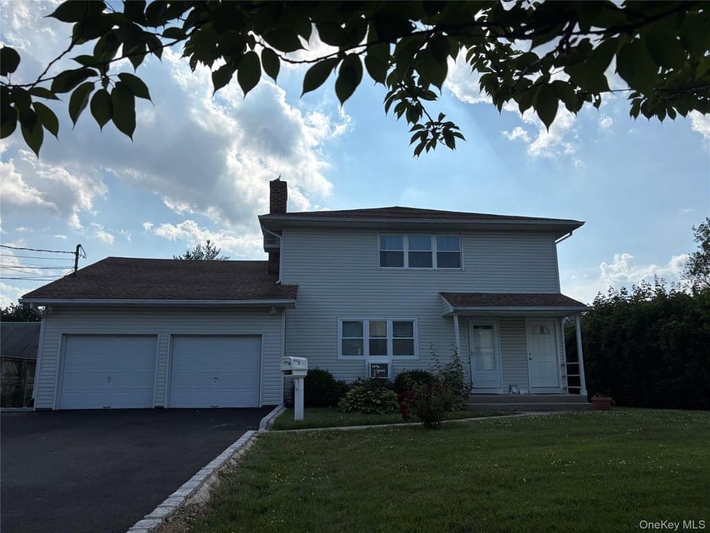 8 Locust St