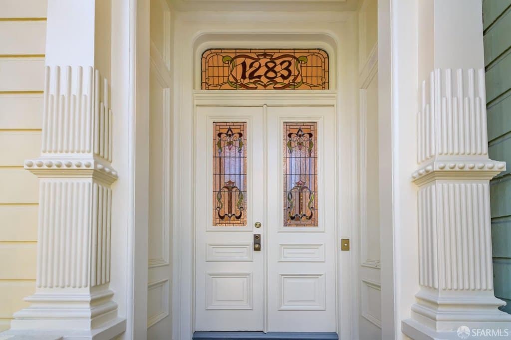 1283 Page St