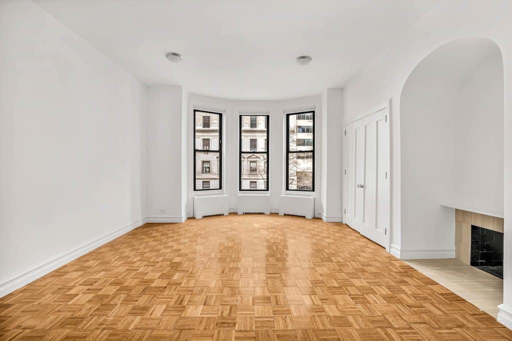 70 E 79th St Apt 3