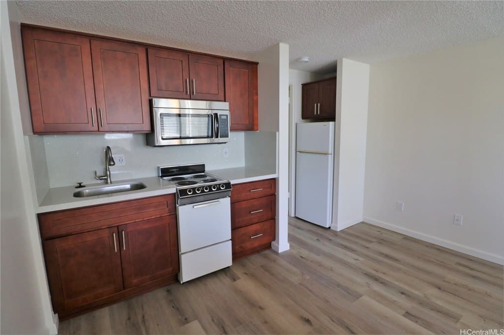 2860 Waialae Ave Apt 207