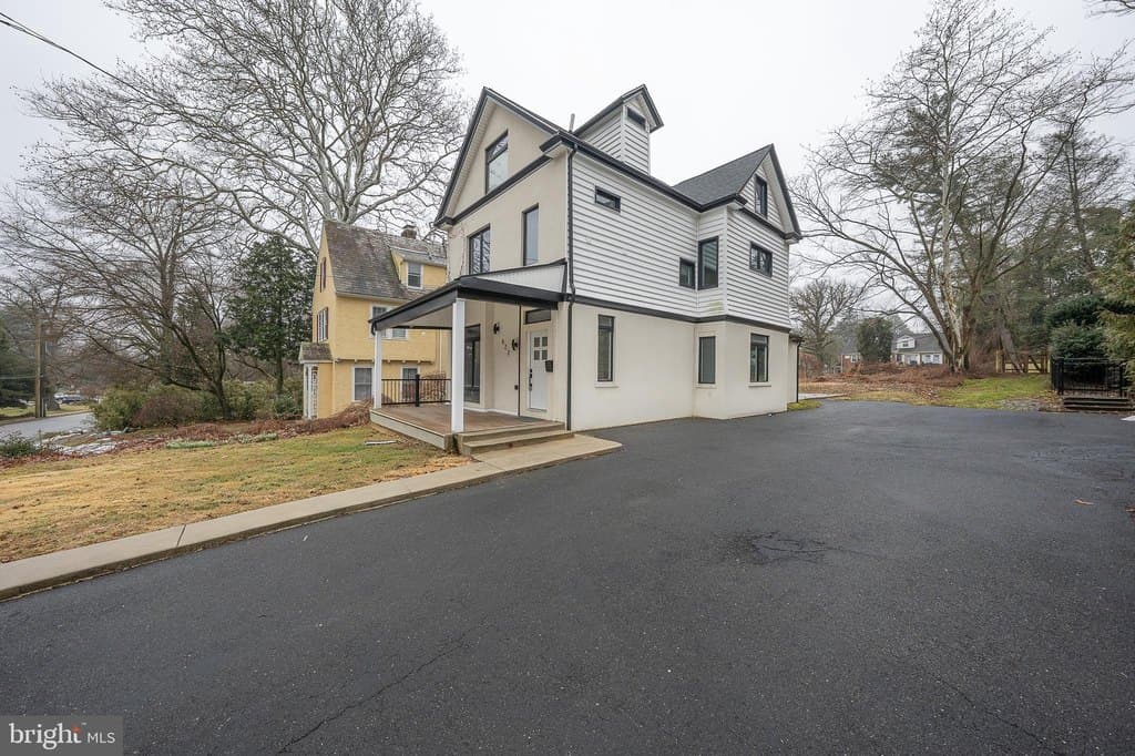 622 Spring Ave