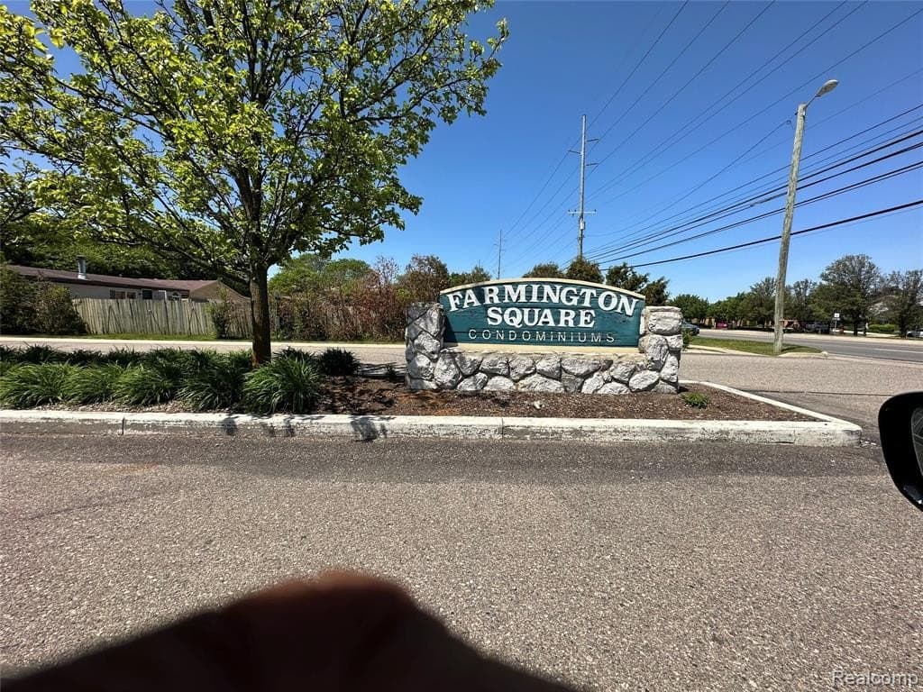 32005 W 12 Mile Rd Unit 207