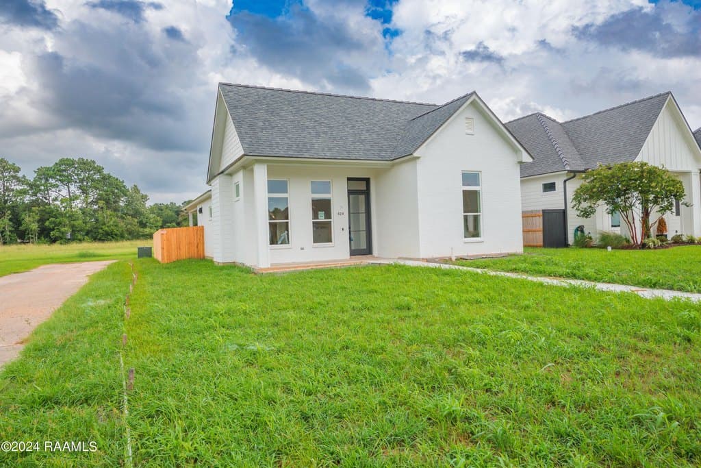 424 Dunvegan Ct