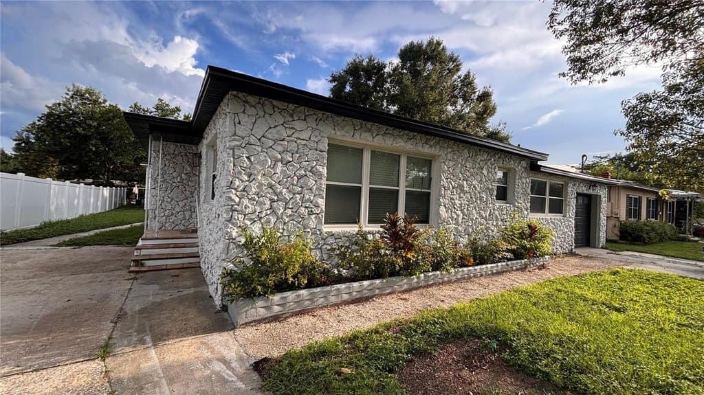 2816 Hargill Dr