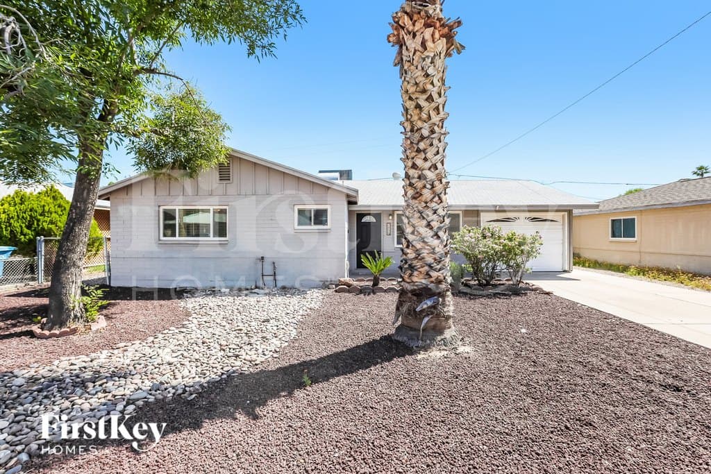 205 E Orchid Ln