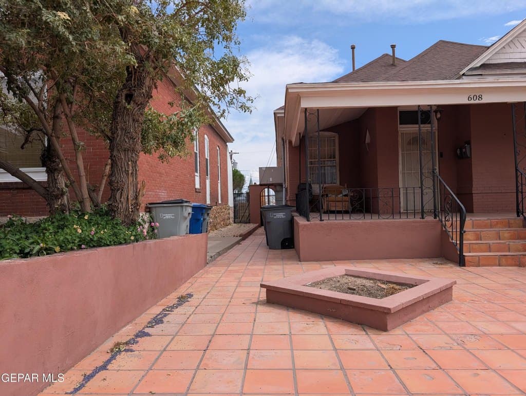 608 Stewart Ct Unit A