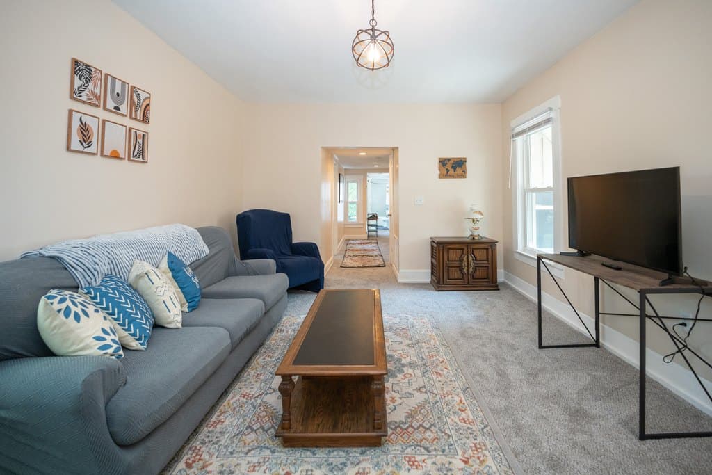 1361 W North Bend Rd Apt 2