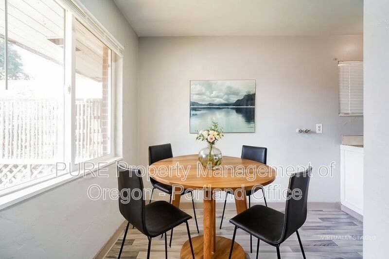 1049 SE Walnut St Apt 7