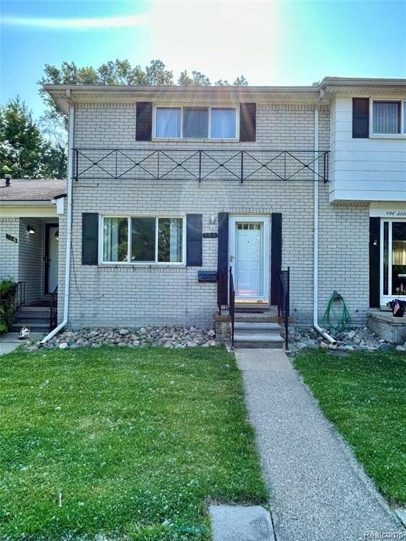 166 N Christine Cir