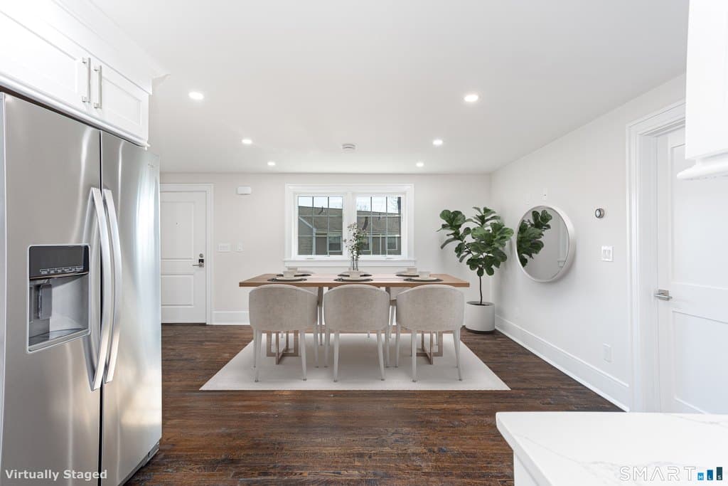 42 Poe Ct