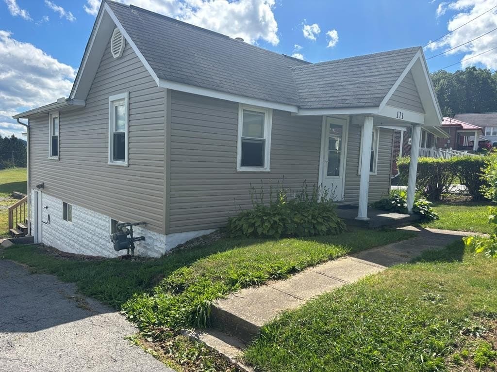 111 Maxwell Hill Rd