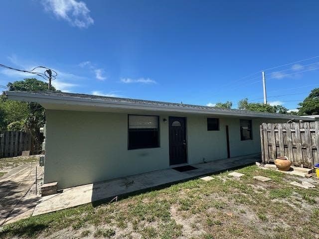 611 E Coast Ave Unit B