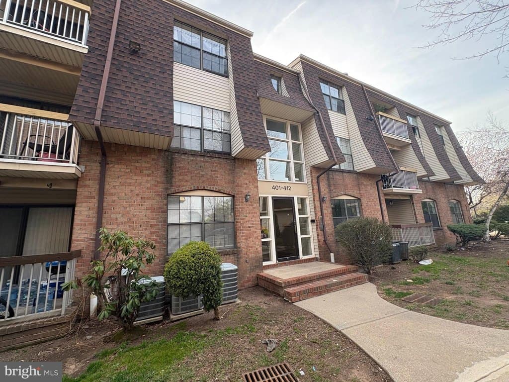 409 Hidden Village Dr