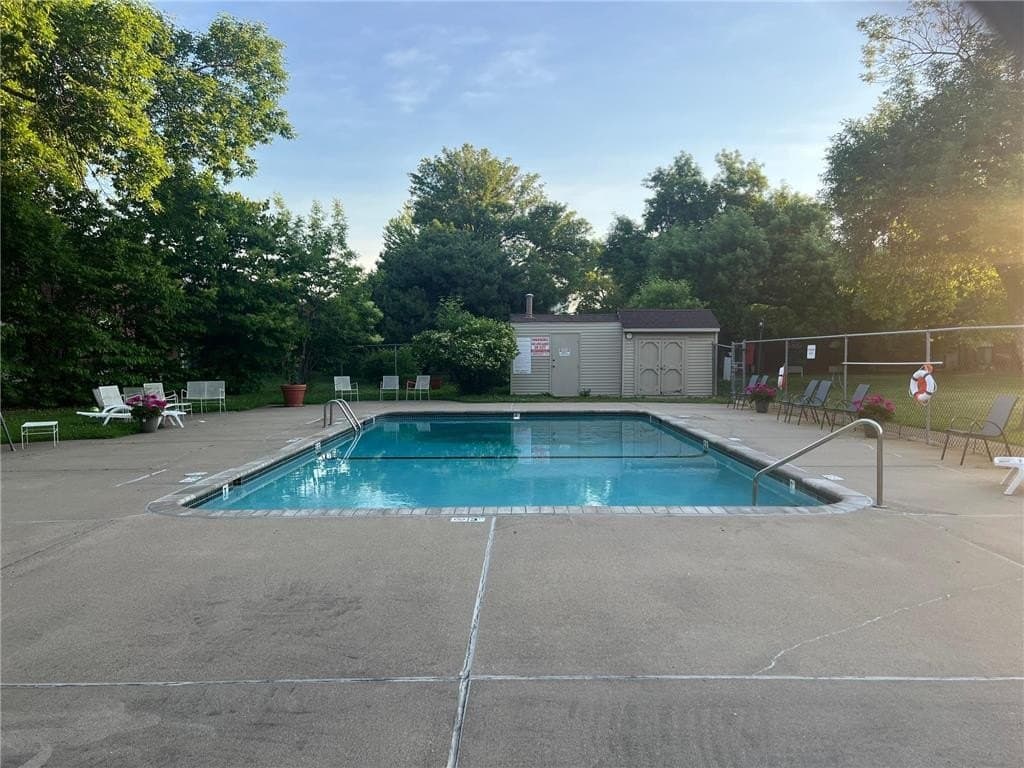 7300 York Ave S Unit 2063
