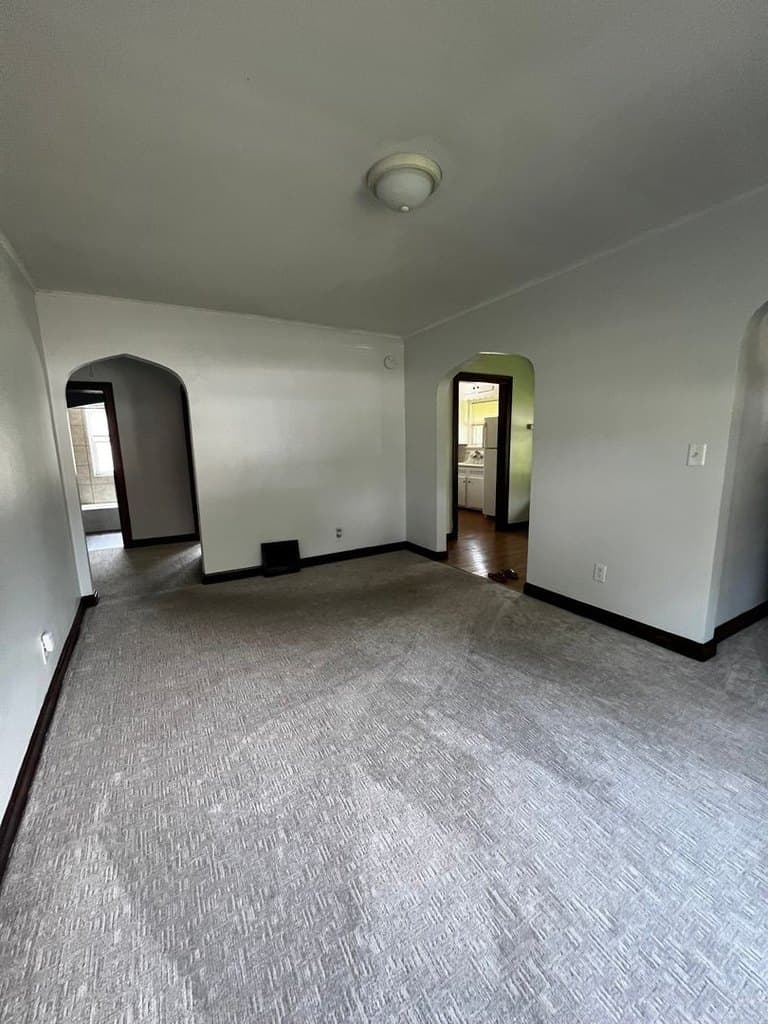 1455 W 12th St