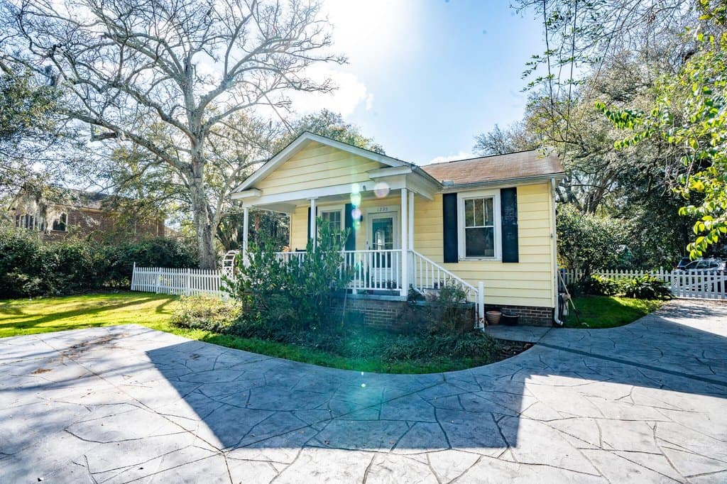 1235 Ashley Hall Rd
