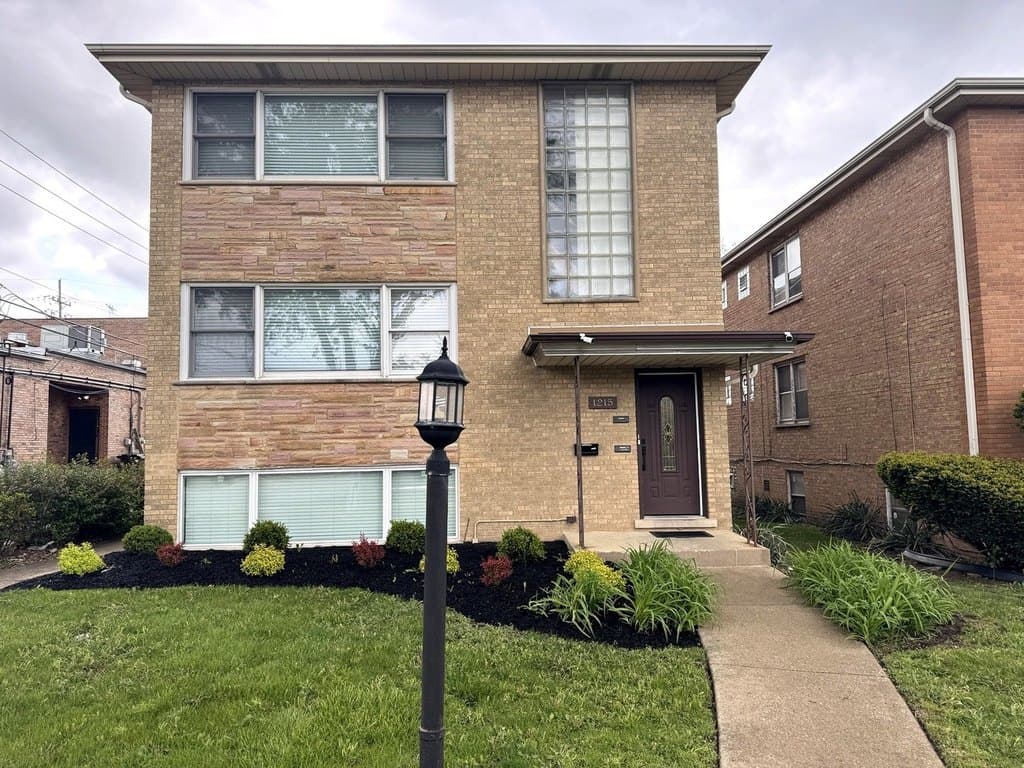 1215 Balmoral Ave Apt 2