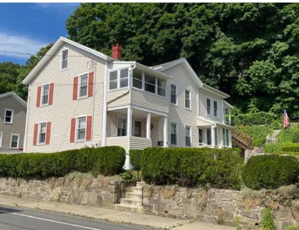 165 Derby Ave