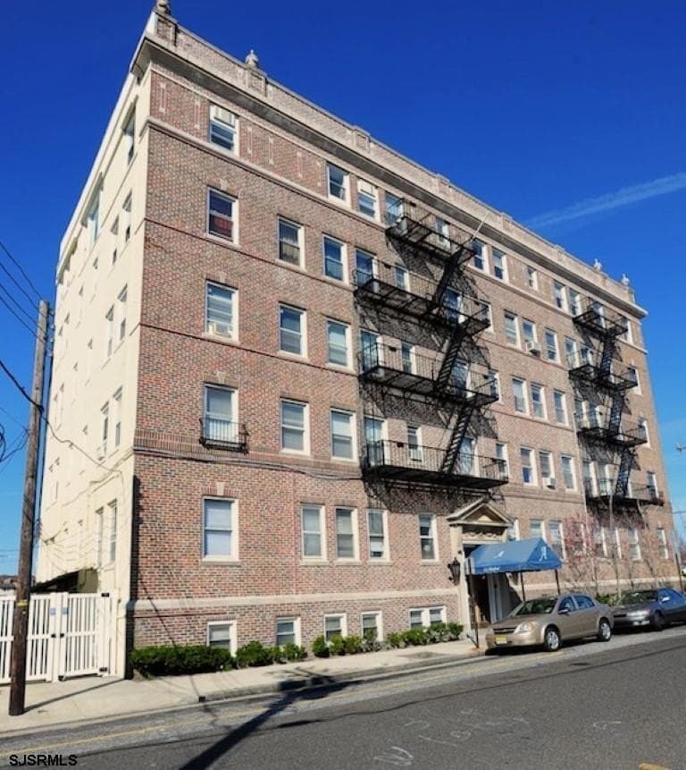 2 S Hartford Ave Apt D5