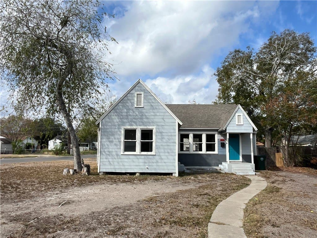 1253 Logan Ave