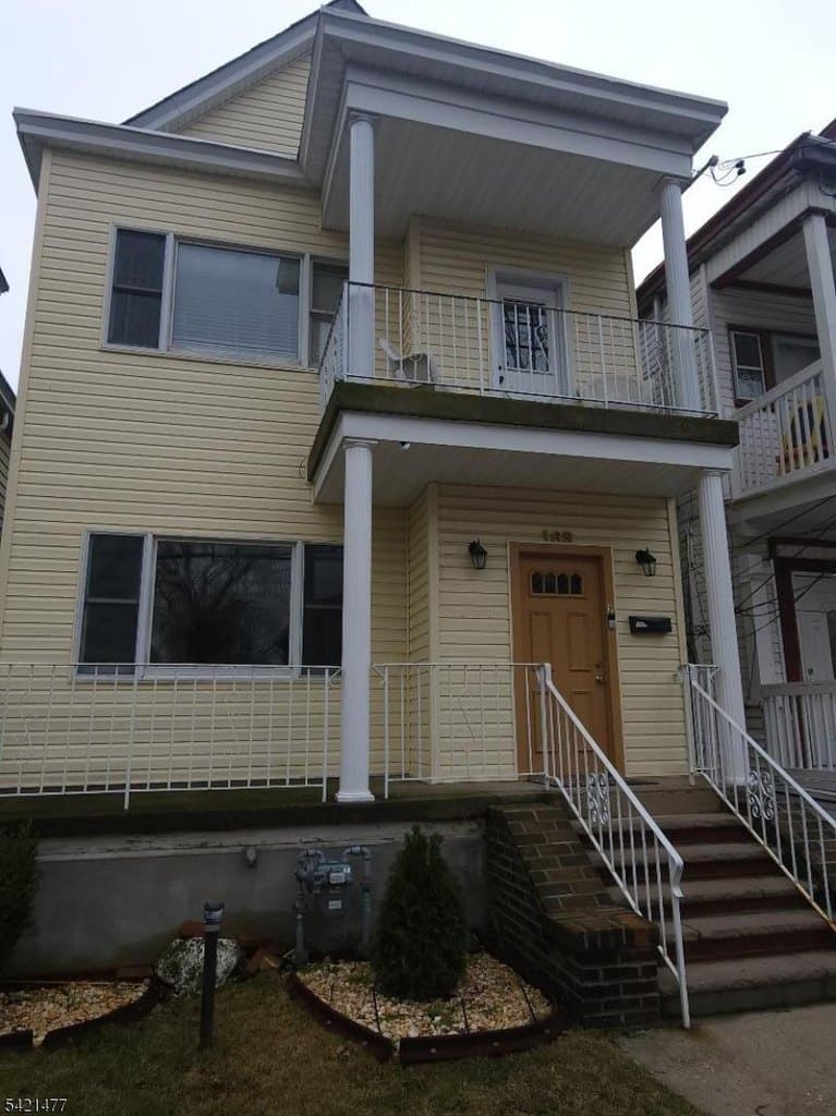 163 Meade Ave