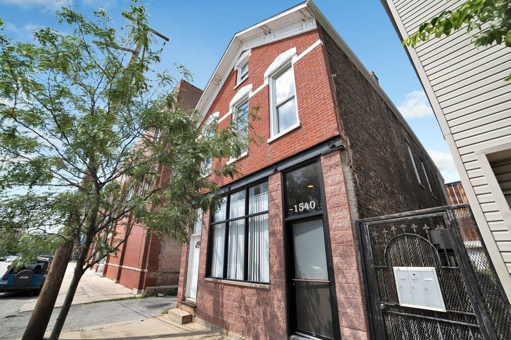 1540 W 17th St Apt 1