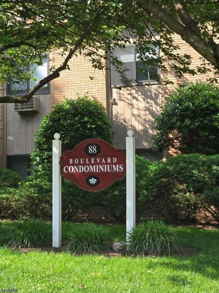 88 Boulevard Apt 109