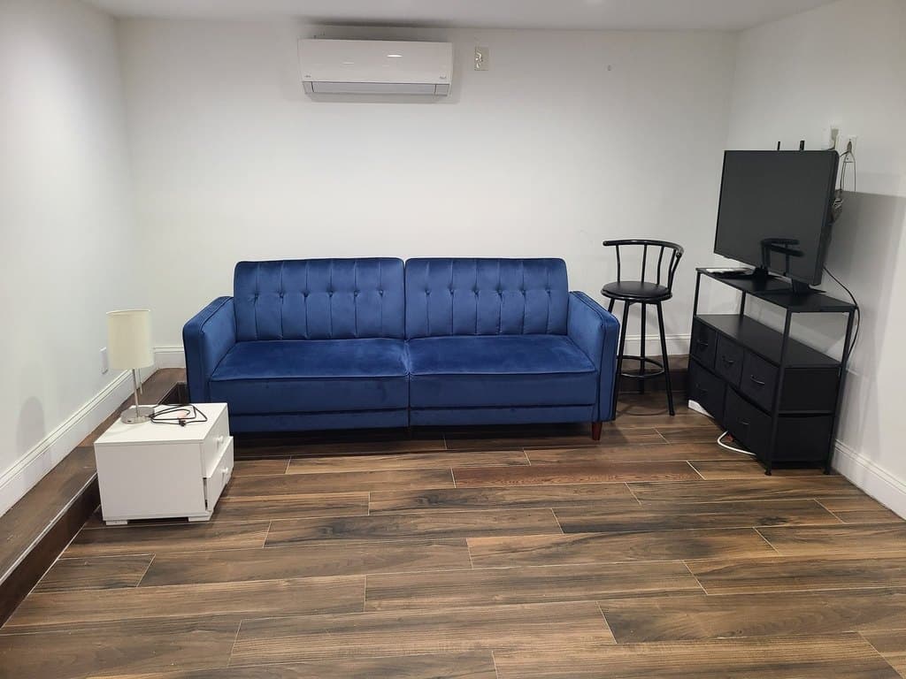 2539 Hubbard St Unit 2