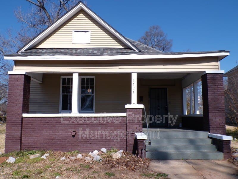 1734 Lee Ave SW