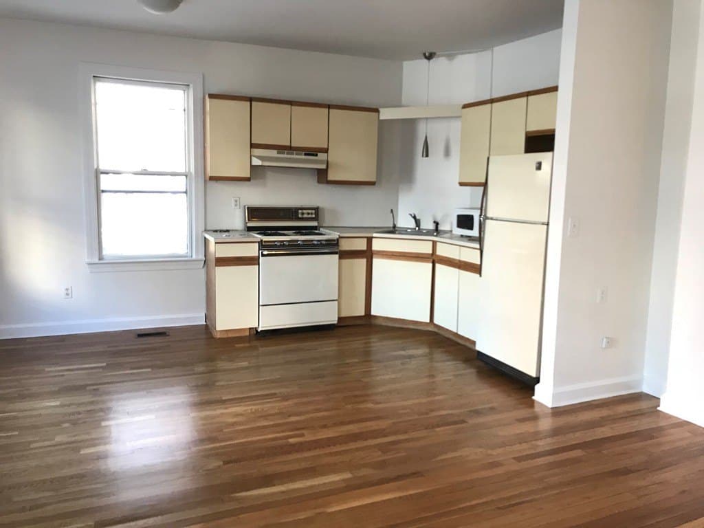 25 Suffolk St Unit 1
