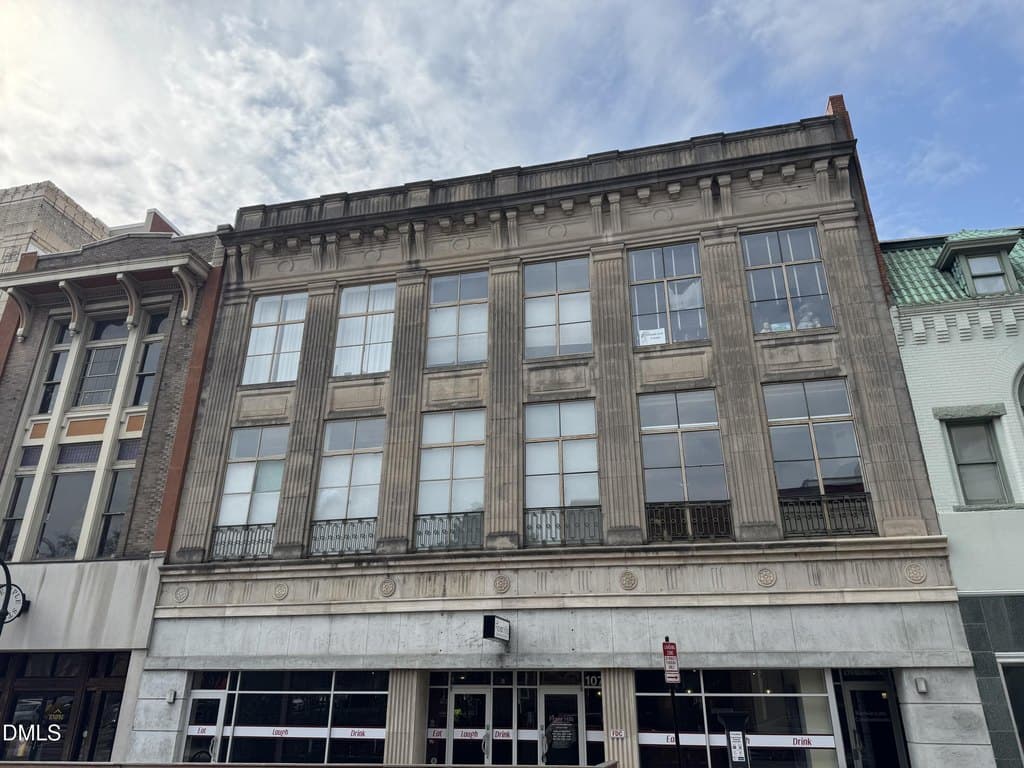 109 W Main St Apt 402