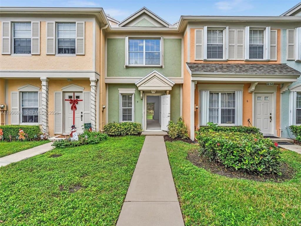 8 Key West Ct Unit 8