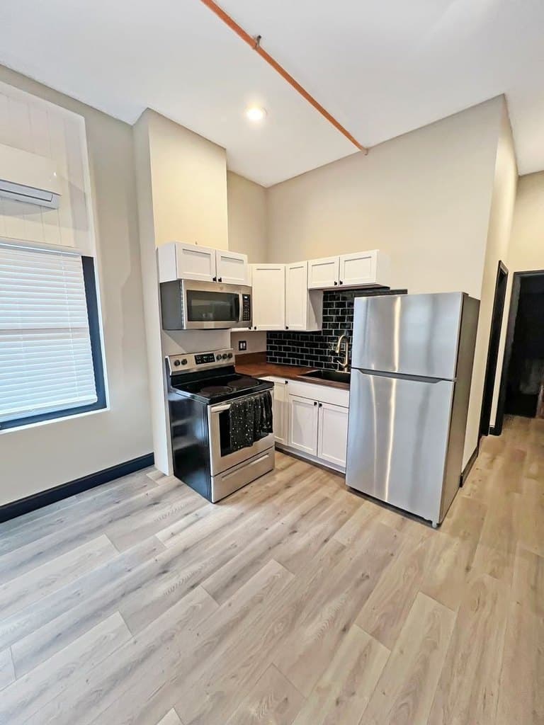 BRAND NEW 1 BR Unit. Walkable to UHS hospital. Come Join the NEW downtown Johnson City