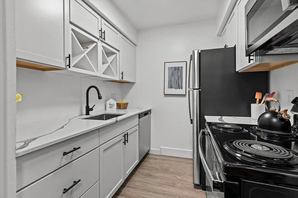 Park On Canal Apartments - Clinton Twp, MI