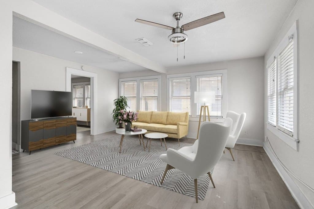 1501 W Myrtle