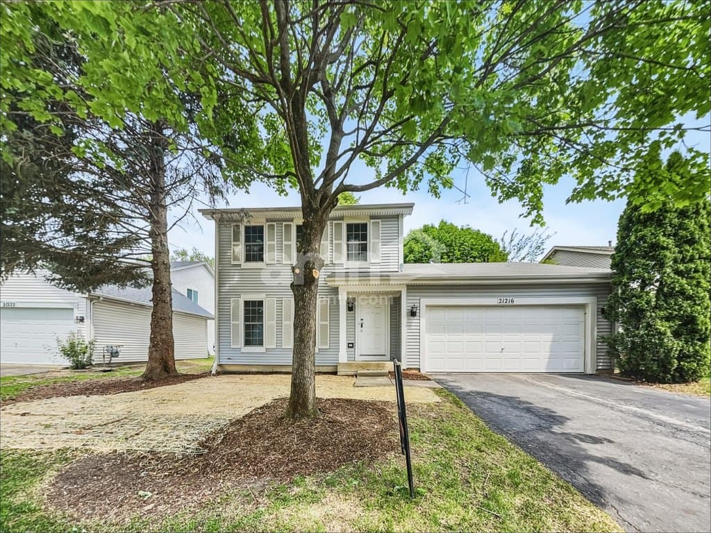 21216 W Chastworth Ln