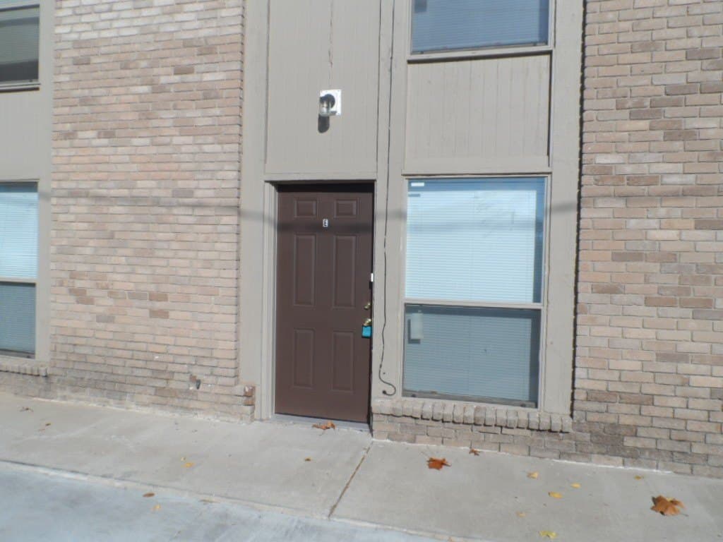 2504 N Hudson ($0 Renew Fee)