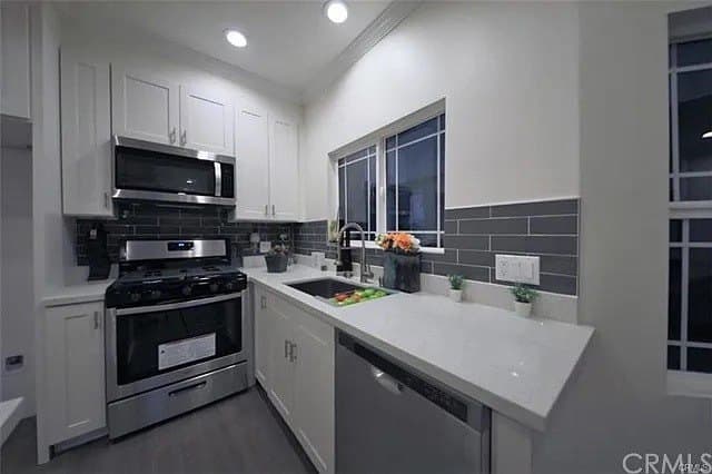2926 S Normandie Avenue - Co-Living