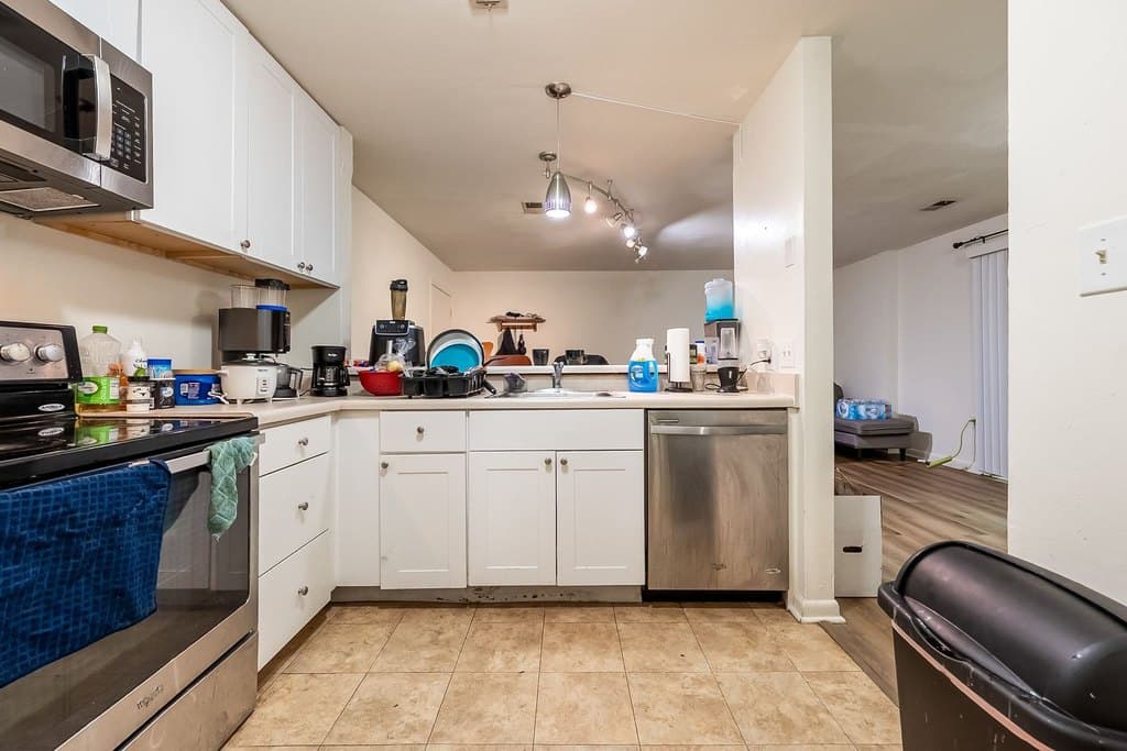 1213 University Terrace Apt C