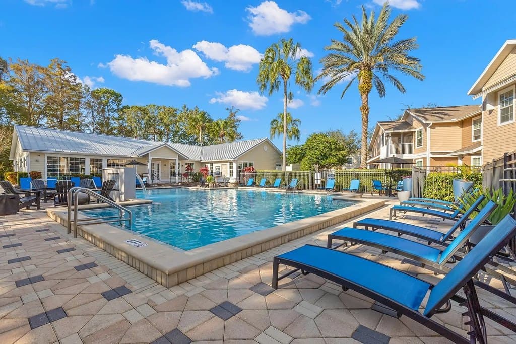 Calibre Bend Apartments